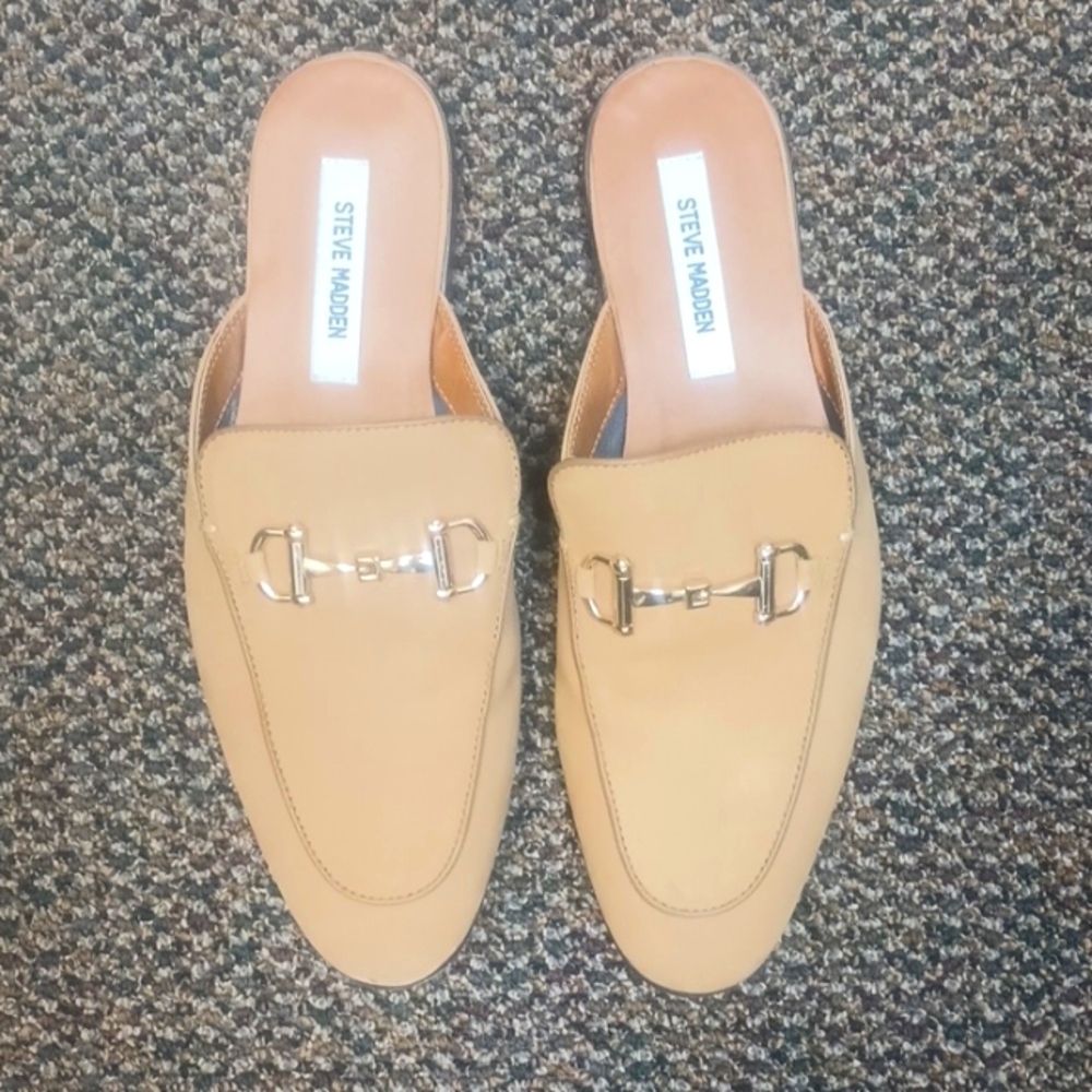 Steve Madden camel loafers mens